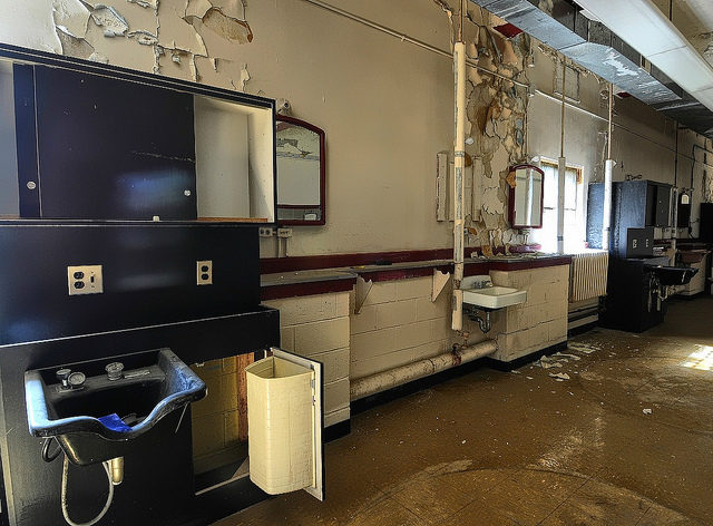 The barber’s room. Author: Forsaken Fotos CC BY 2.0