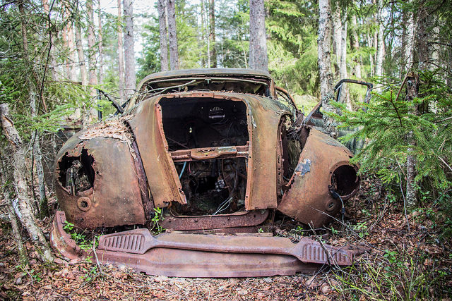 An abandoned car. Photo Credit: Susanne Nilsson, CC BY-SA 2.0