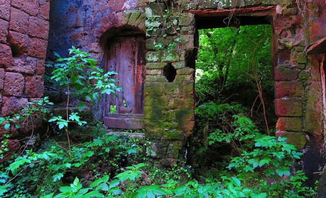 Abandoned Tocco Caudio. Photo Credit: Gianfranco Vitolo, CC BY 2.0