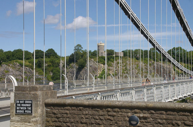 Clifton Observatory, viewed from the west pier. mattbuck, CC BY-SA 3.0