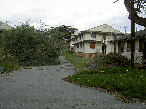 Deserted buildings. Author: Andy Armstrong CC BY-SA 2.0