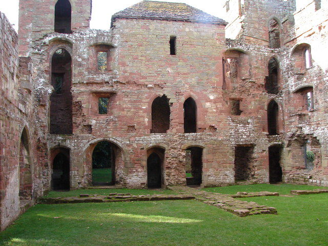 Interior of the castle. Author: John Proctor CC BY-SA 2.0