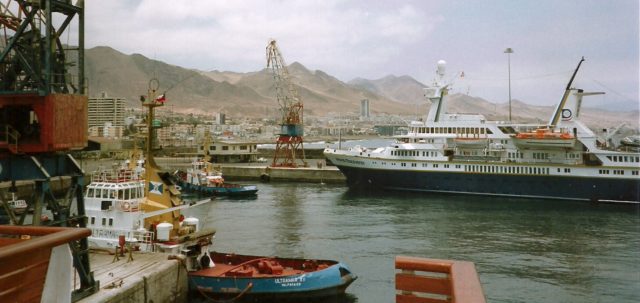 MS World Discoverer, Chile. Photo Credit: Aah-Yeah, CC BY 2.0 