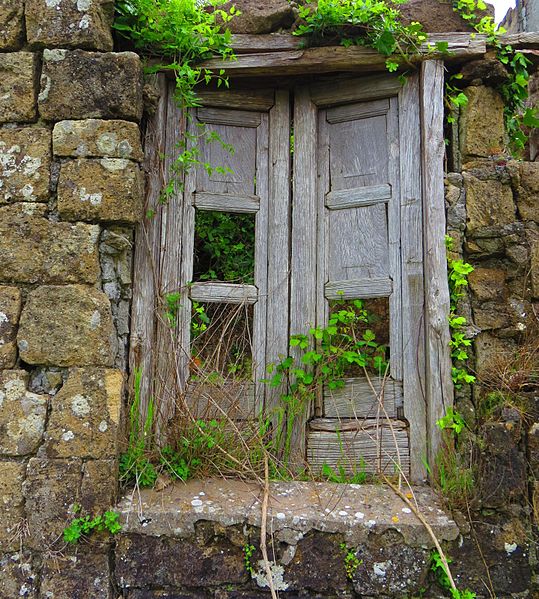 No one to knock – no one to answer. Photo Credit: Gianfranco Vitolo, CC BY 2.0