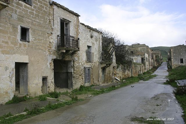 The remains of the town of Poggioreale