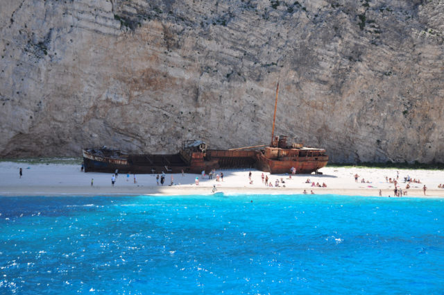 shipwreck-beach. Author: pixelthing CC BY-SA 2.0