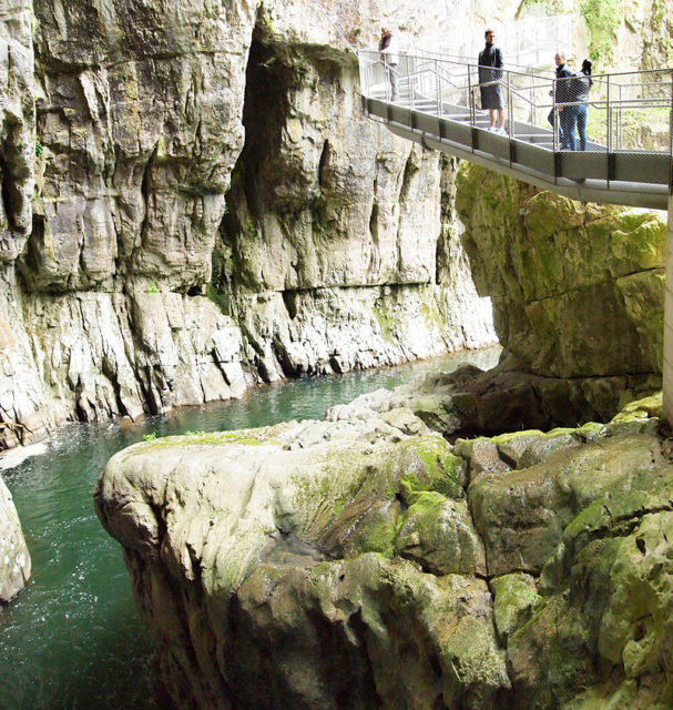 River and bridge in Škocjan Cave. Author: Tiia Monto CC BY-SA 3.0