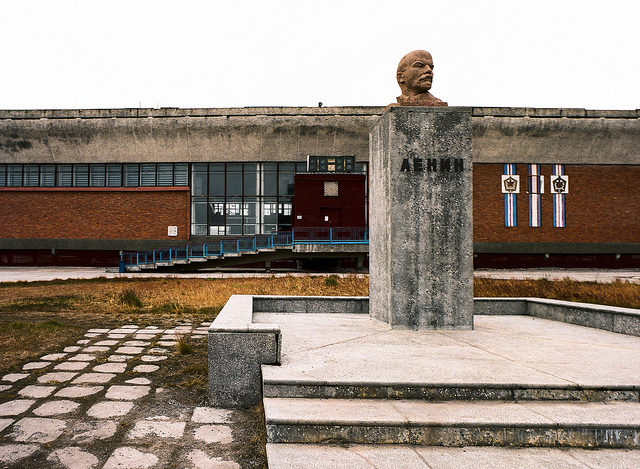 The northernmost monument to Vladimir Lenin. Photo Credit: Christopher Michel, CC BY 2.0