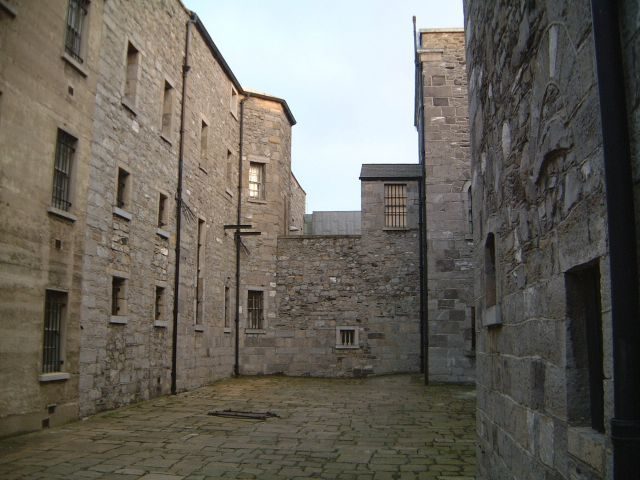 The-view-from-the-prison-courtyards