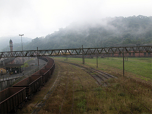 Train tracks fading into history. Photo Credit: Priscila Darre, CC BY-SA 2.0