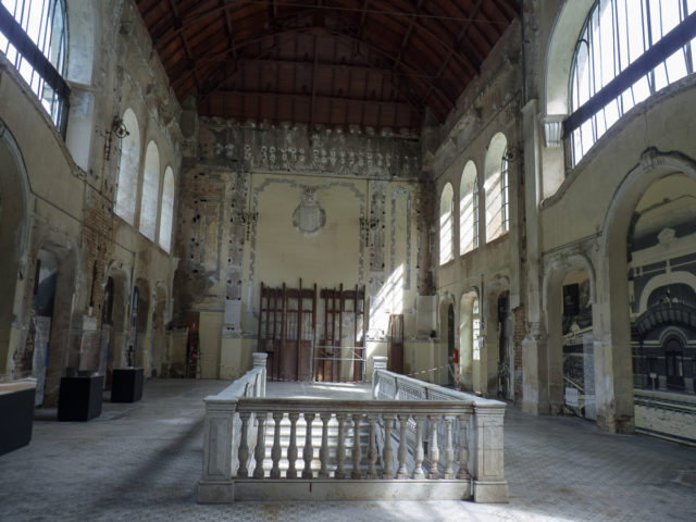 Train stations central lobby. Photo Credit: Turol Jones, CC BY 2.0