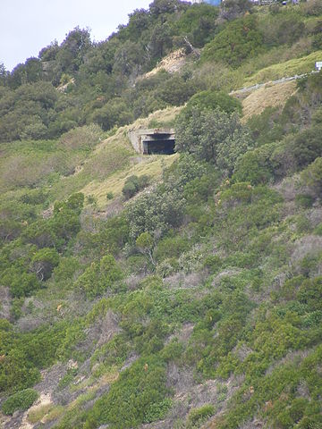 No.1 gun emplacement of the WWII Illowra (Hill 60) Battery from afar. Author Adam.J.W.C. CC BY 3.0