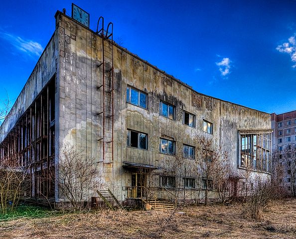 The exterior of the swimming pool in 2009/ Author: Timm Suess – CC BY-SA 2.0
