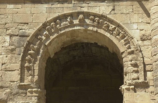 Detail of a temple, showing Hellenistic, Mesopotamian, Iranian, and Roman architecture