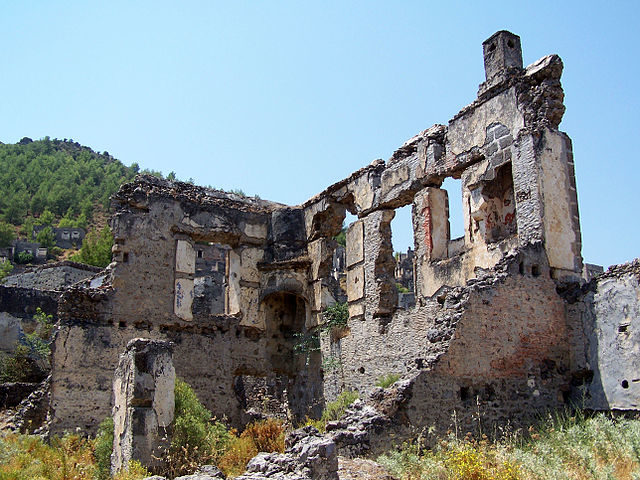 House in Kayaköy, Turkey. Photo by: Darwinek, CC BY-SA 3.0