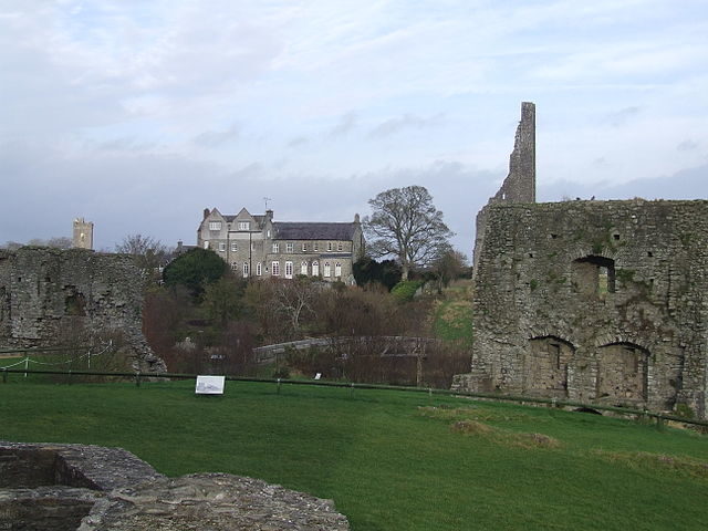 Trim and Talbot Castles. Also visible are the Royal Mint, solar, and Trim Cathedral.Author: Laurel Lodged CC BY-SA 3.0 