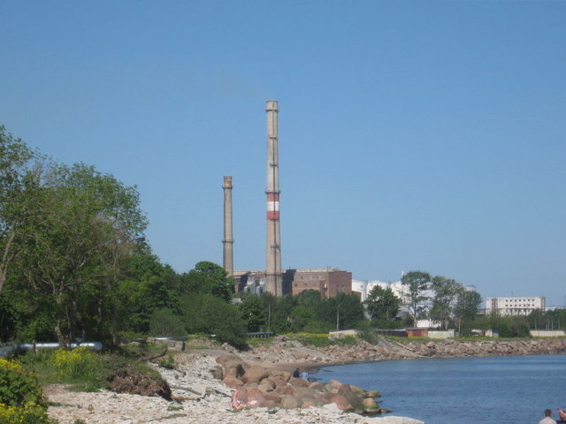 Sillamäe thermal power station. Author: Leon petrosyan CC BY-SA 3.0 