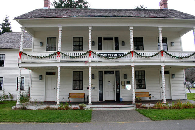 Wolf Creek Inn, originally Wolf Creek Tavern, in Wolf Creek Oregon.Author: Nwcamera1 CC BY-SA 3.0 