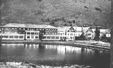 Hot Lake Hotel in the 1920s. Image courtesy of the Oregon State Library