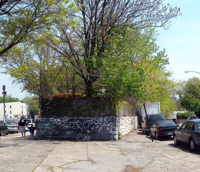 Incline from Atlantic Branch on Atlantic Avenue, today it serves as a bus parking lot. Author: Jim.henderson CC0