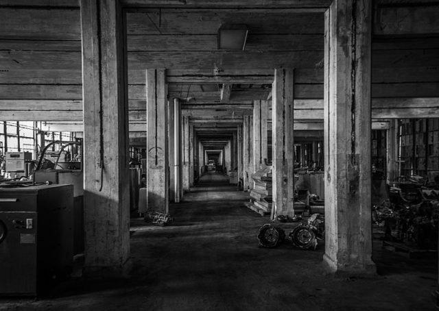 Peters Cartridge Factory Interior – different part of the factory. Author: Samuel W. Smith CC BY-SA 4.0