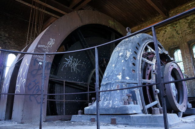 The extraction machine of shaft No. 1. Author: Bourgeois.A CC BY-SA 3.0