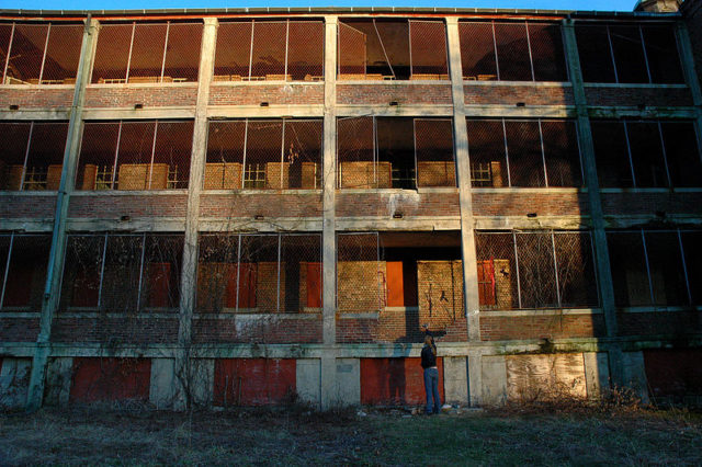 The three floors of the Northampton State Hospital. Author: Karan Jain CC BY 2.0