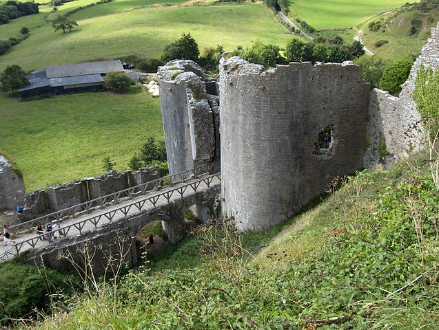 The southwest gatehouse, which allowed access from the outer bailey to the west bailey dates from the mid 13th century/ Author: Jeodesic – CC BY-SA 3.0