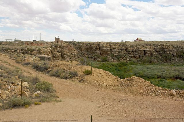 Two Guns from across Canyon Diablo/ Author: Marcin Wichary – CC BY 2.0