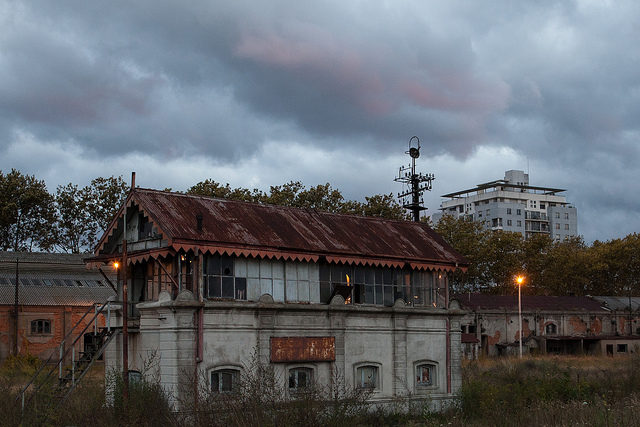 Maintenance house that requires maintenance – Author: Jimmy Baikovicius – CC by 2.0