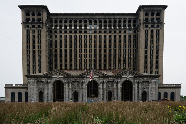 Michican Central Station nearly windowless and surrounded by razor wire, this building remains breathtaking – Author: Johnathan Nightingale – CC by 2.0