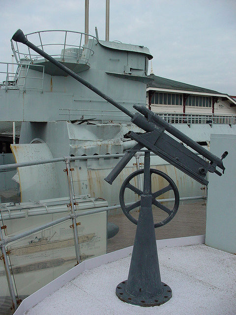 Anti-aircraft gun mounted on U-534. Author: NH53 CC BY 2.0