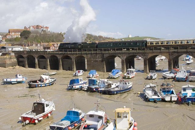 Folkestone Harbor Viaduct. Author: Smudge 9000 CC BY 2.0