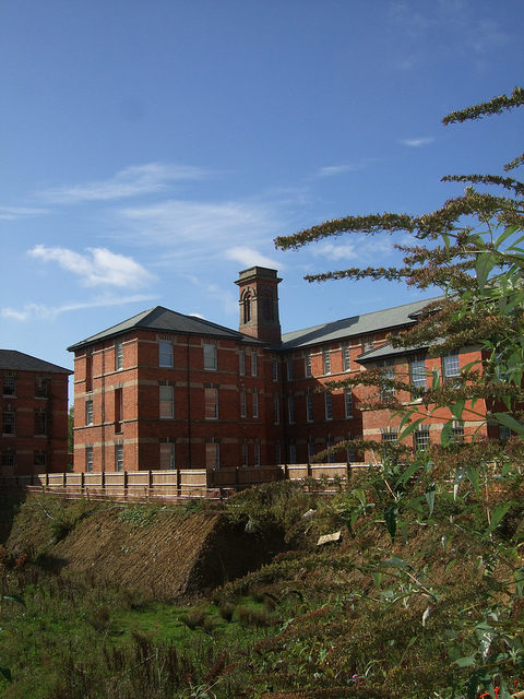 Hospital’s back side view. Author: Jenny Thorpe CC BY-SA 2.0