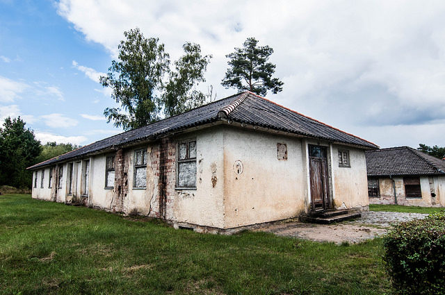 Long forgotten dormitories. Author: Tobias Scheck CC BY 2.0