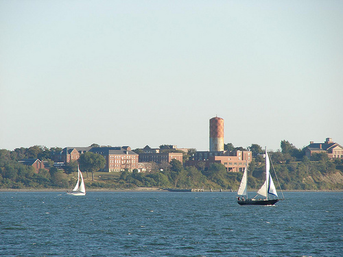 Boston Public Health Commission facilities on Long Island. – Author: Phil Kates – CC BY-SA 2.0