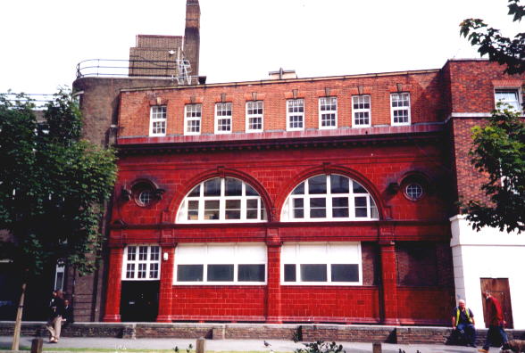 Surviving fragment of Brompton Road tube station.Author: Nick Cooper CC BY-SA 2.5