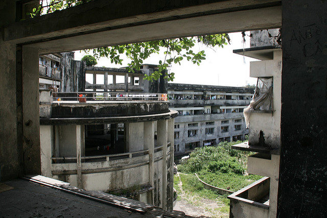 The abandoned four-storey building is currently home to over 1, 000 squatters. Author: Michiel Van Balen. CC BY 2.0