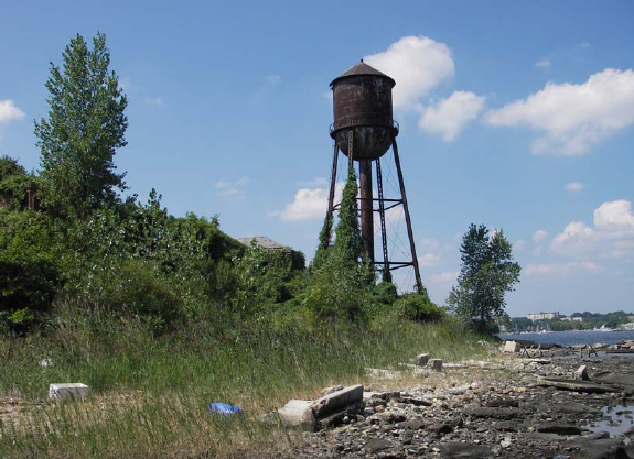 The iconic water tower closer shot. Author: Pequotio CC BY-SA 2.0