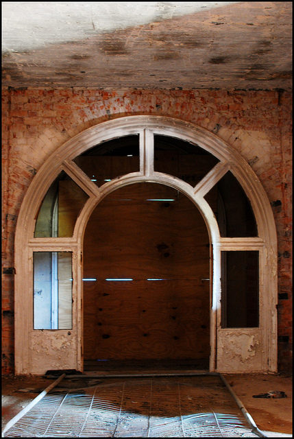 The main door. Author: LulaTaHula CC BY-ND 2.0