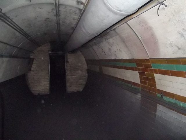 Tunnel in Brompton Road Tube.Author: Matt Brown CC BY 2.0