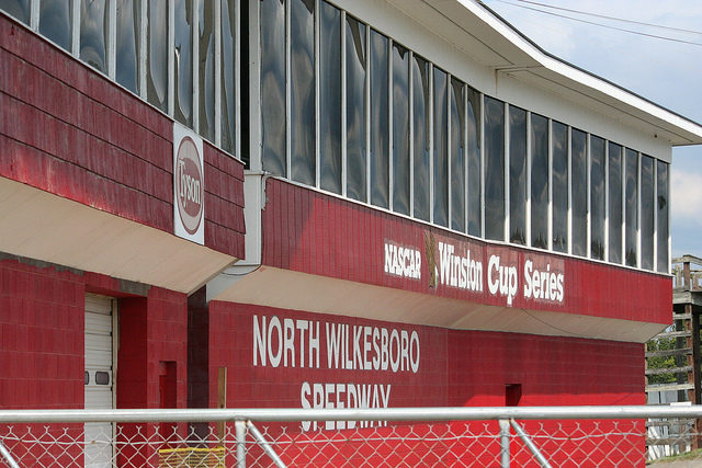 North Wilkesboro Speedway – Author: Mike Kalasnik – CC by 2.0