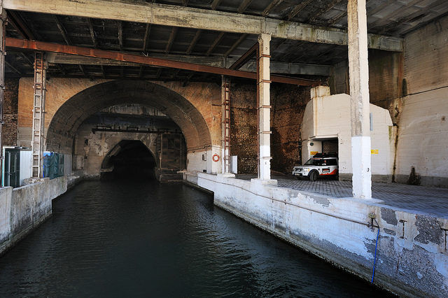 The entrance to the once-secret Soviet submarine base at Balaklava – Author: Land Rover Our Planet – CC BY 2.0