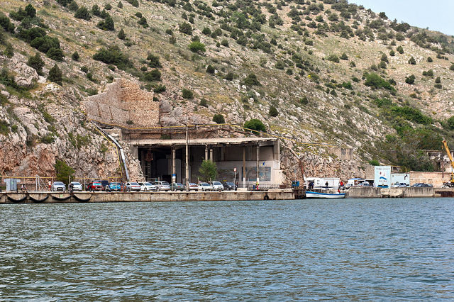 Entrance to submarine Soviet navy base – Author: Alexxx Malev – CC by 2.0