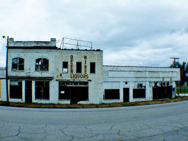 Abandoned houses and empty streets. Author: Joseph Novak CC BY 2.0