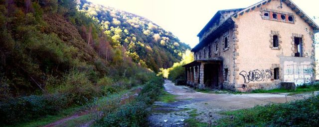 Abandoned train station. Author: Tony Rotondas CC BY-SA 3.0