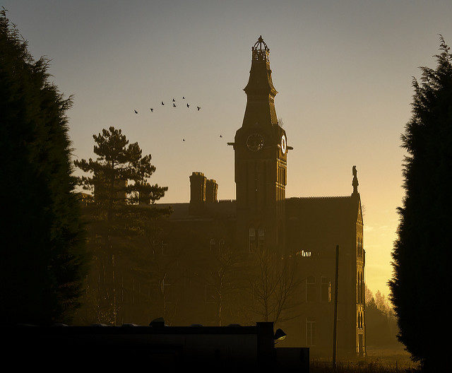 Barnes Hospital tower. Author: paul CC BY 2.0