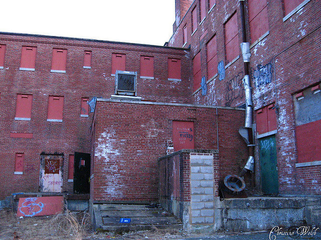 Behind the Gaebler Children’s Center. Author: Christina Welsh CC BY-ND 2.0