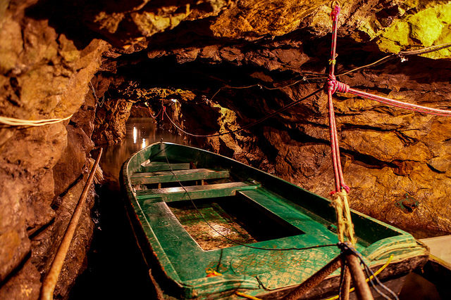 Flooded part of the tunnels leading to a massive handmade cavern. Author: Ministry of Foreign Affairs of the Republic of Poland CC BY-ND 2.0