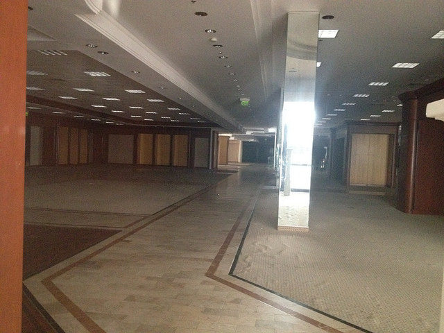 View inside the abandoned mall alternative view. Author: Mike Kalasnik CC BY-SA 2.0